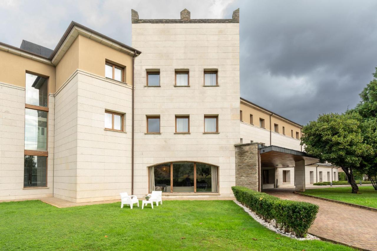 Parador De Villafranca Del Bierzo Exterior photo