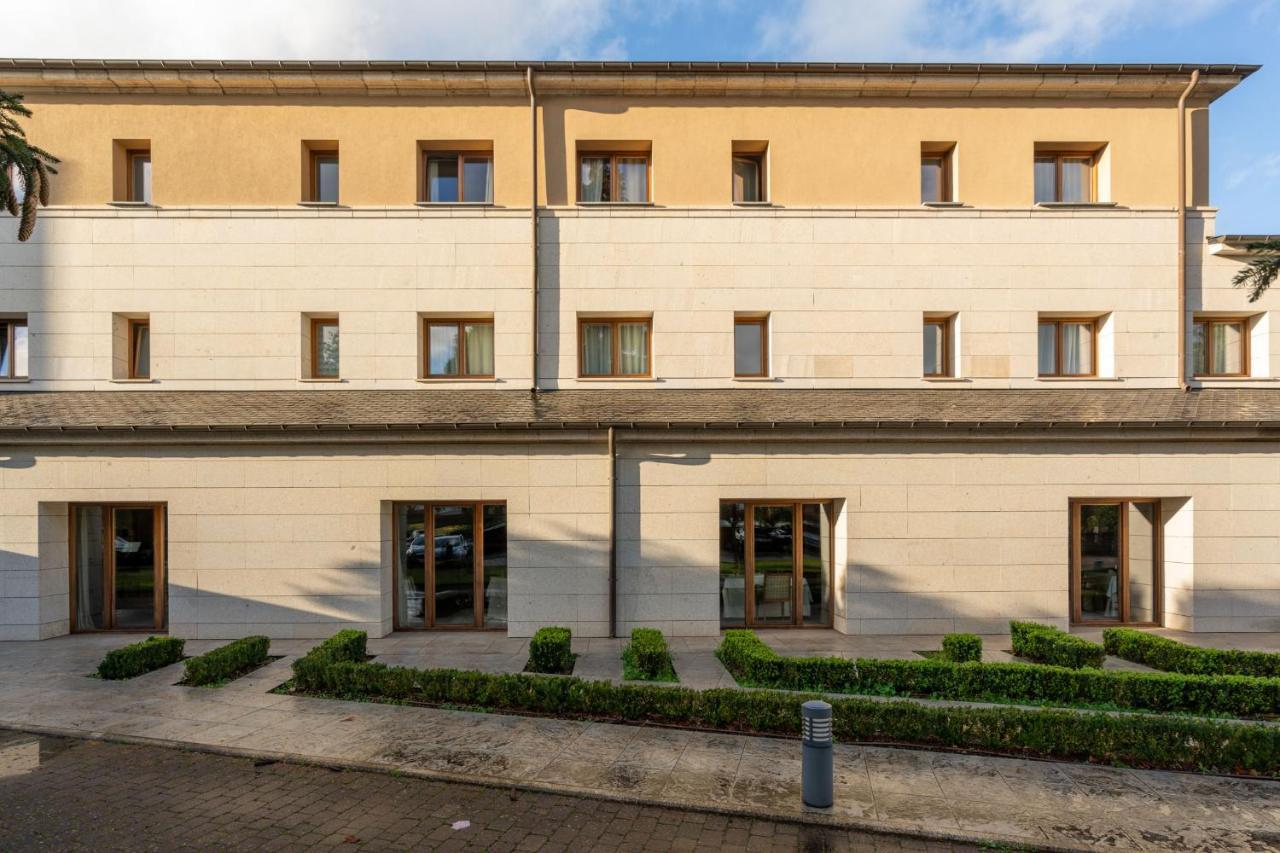 Parador De Villafranca Del Bierzo Exterior photo