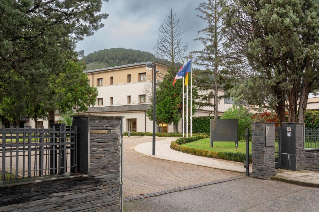 Parador De Villafranca Del Bierzo Exterior photo