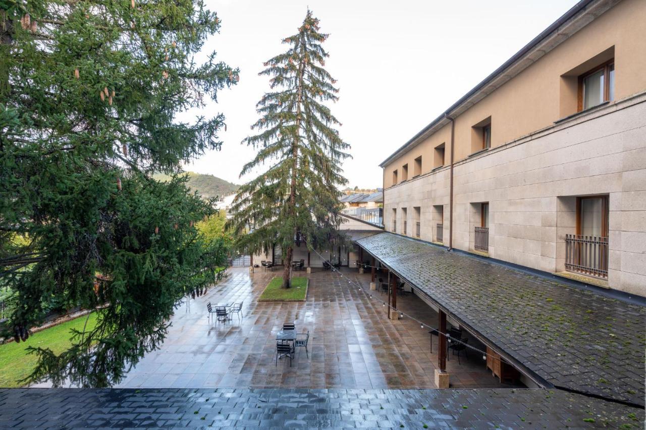 Parador De Villafranca Del Bierzo Exterior photo