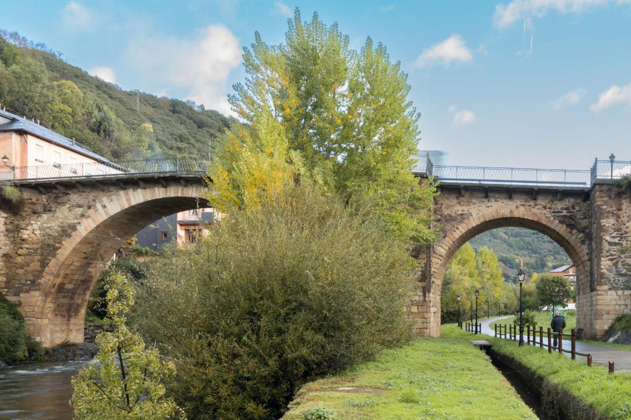 Parador De Villafranca Del Bierzo Exterior photo