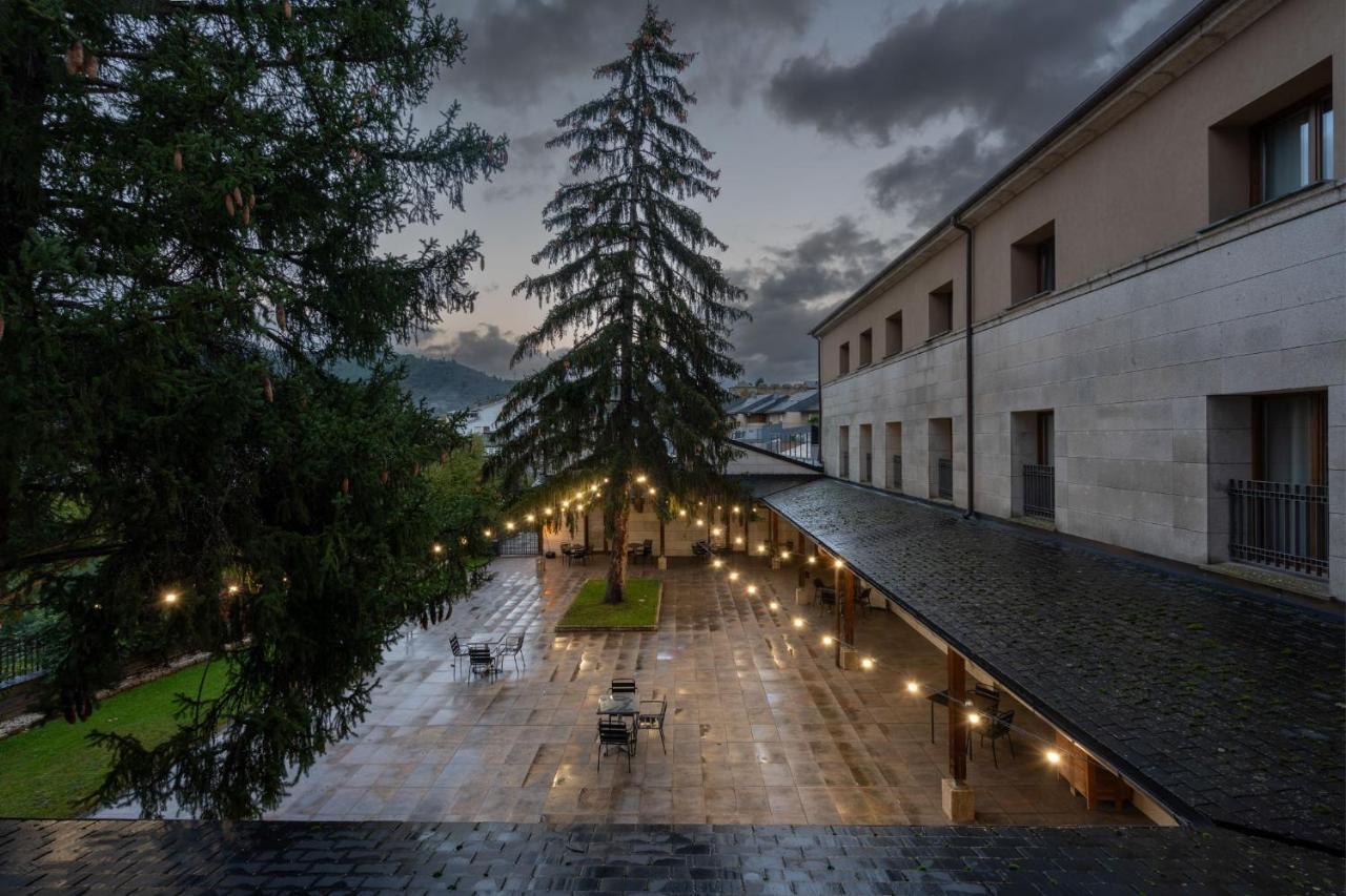 Parador De Villafranca Del Bierzo Exterior photo